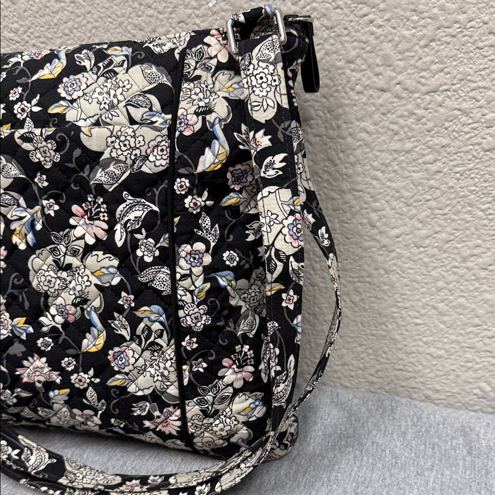 Vera Bradley Zip Top Hippy Crossbody Black and White Floral Bag - Picture 2 of 10